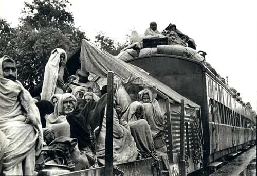 Refugees crossing the newly drawn border during Partition in 1947